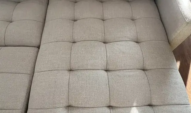 Sofá de tecido depois da limpeza